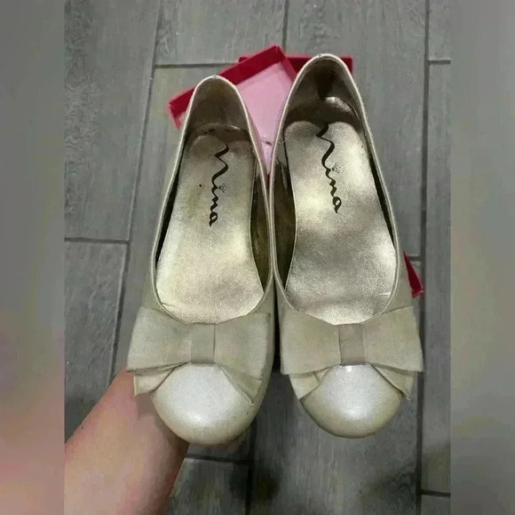Other - Girl Gold Flats Size 1​